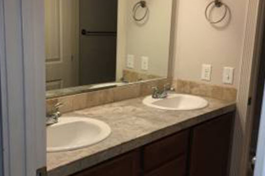 double sinks in bathroom, williston apartments